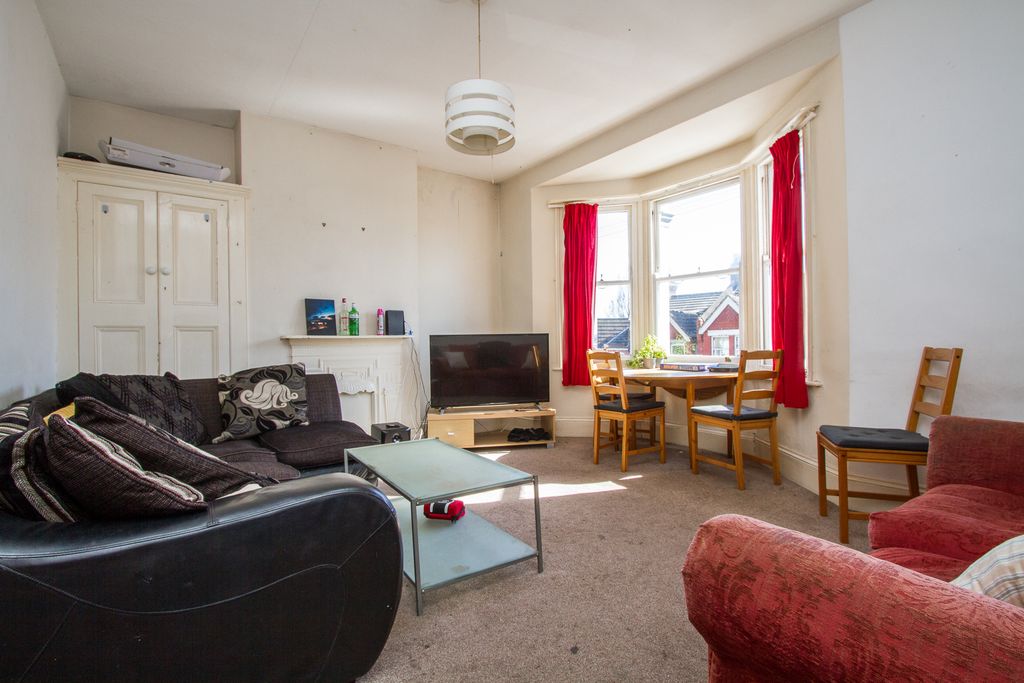 Property photo 2 of 13 Photo 02