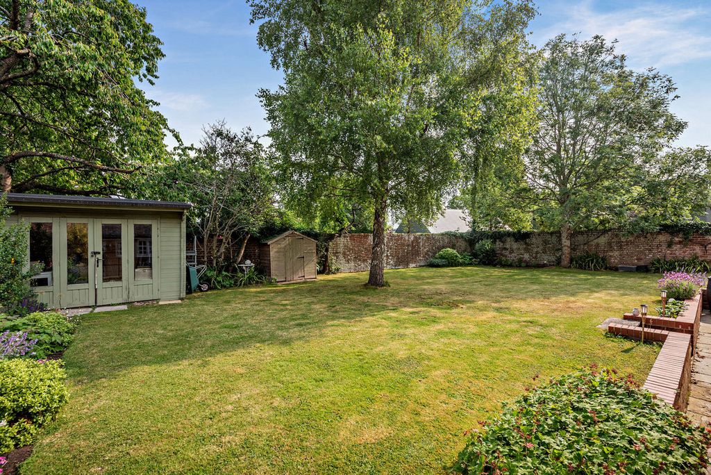 Property photo 3 of 35