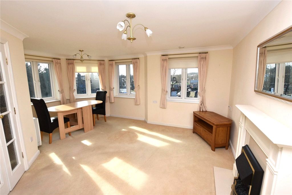 Property photo 2 of 13 Picture No. 32