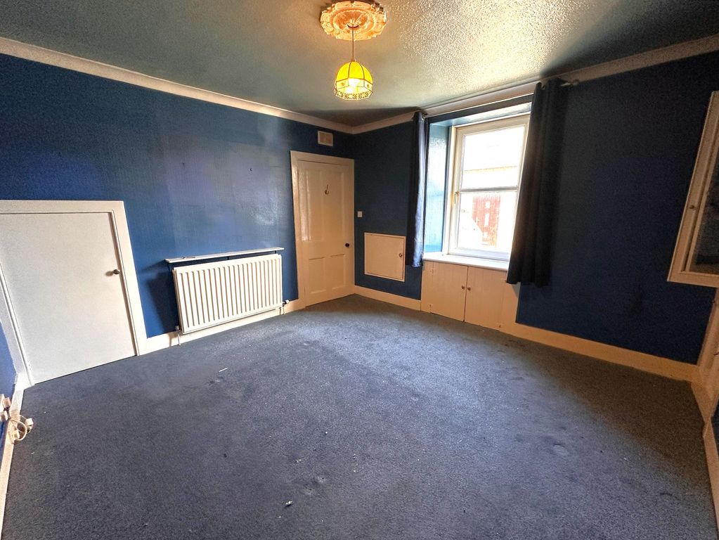 Property photo 3 of 11 Dining Room/Bedroom 3