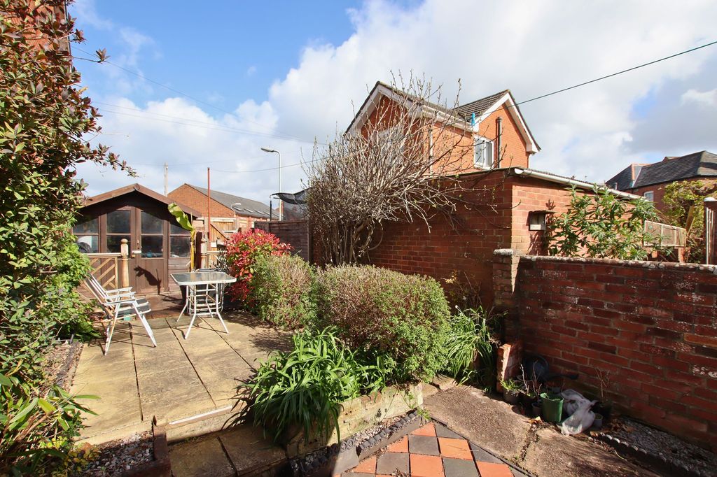 Property photo 2 of 11