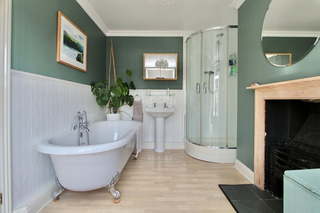 Property photo 3 of 22