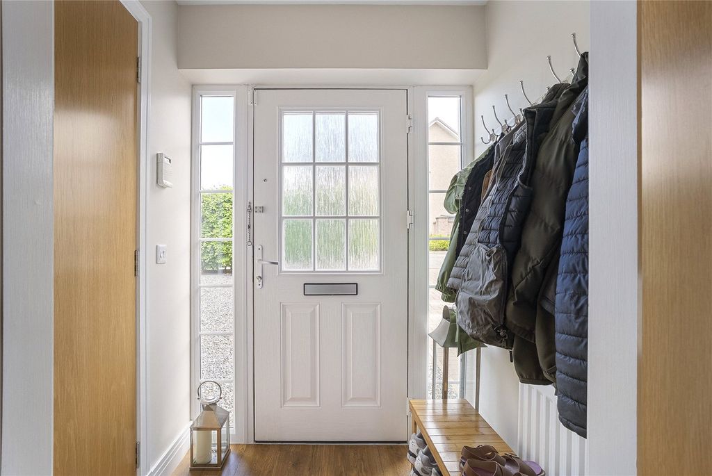 Property photo 3 of 29 Friarsfield Avenue