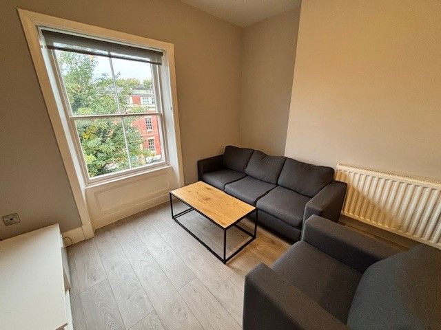 Property photo 2 of 11 Living Room