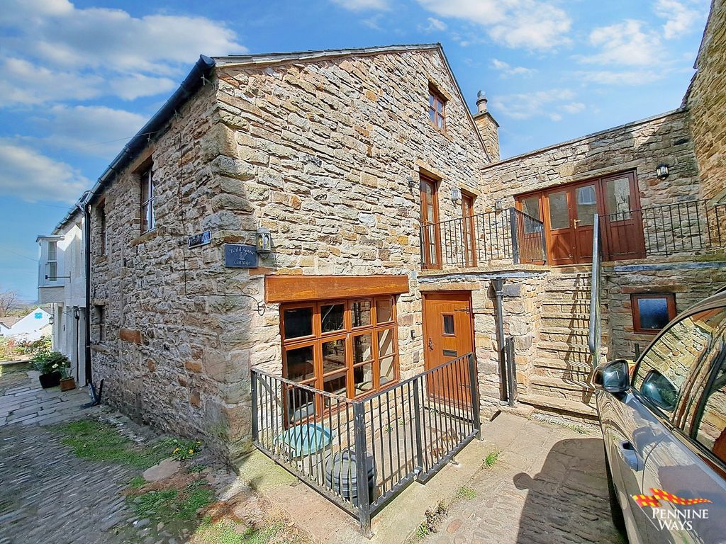 Property photo 2 of 27