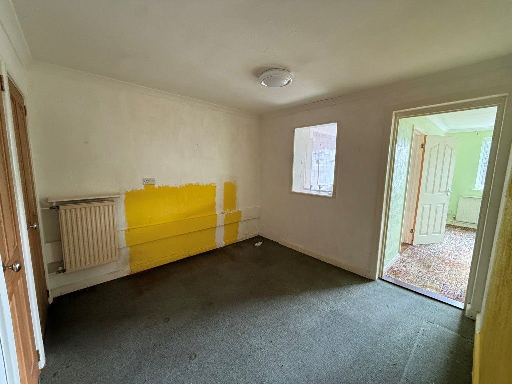 Property photo 3 of 17 2nd Carpeted Reception Area With Radiator And Window