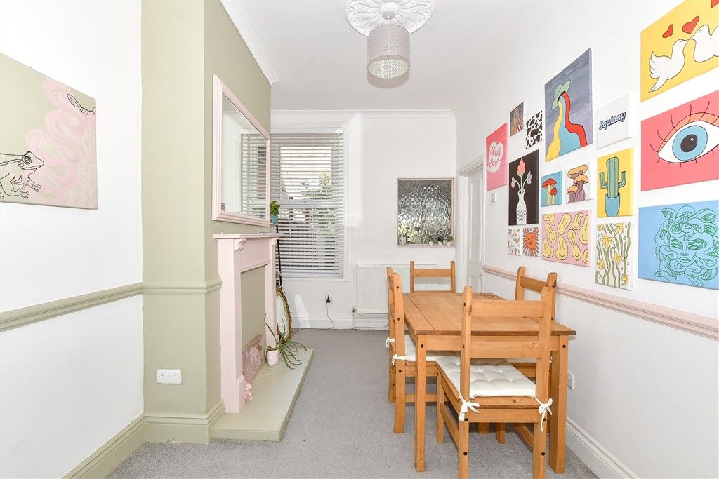 Property photo 3 of 11 Dining Area