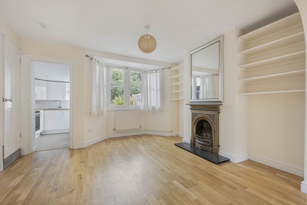 Property photo 3 of 19