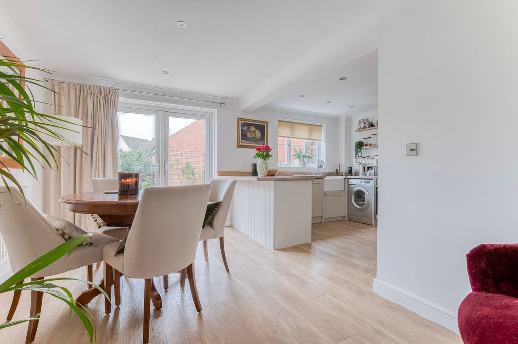 Property photo 3 of 24