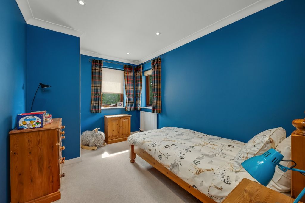 Additional image 16 of 5 bed detached house for saleMartineau Close, Esher, Surrey KT10