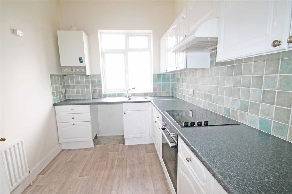Property photo 1 of 7 Kitchen
