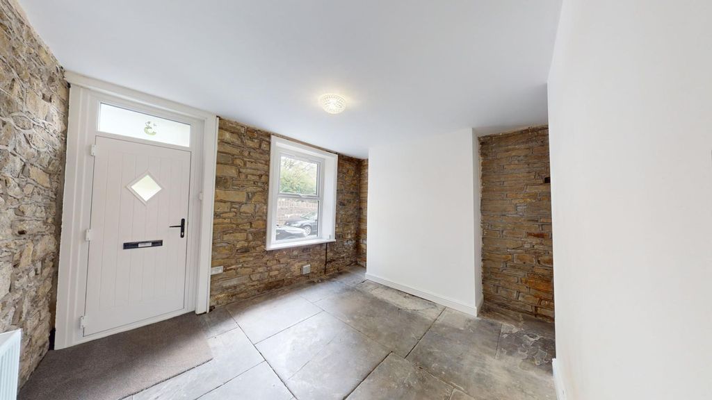 Property photo 3 of 10 Lounge