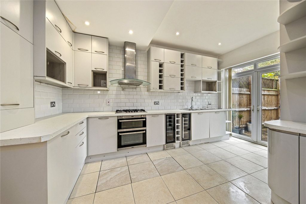 Property photo 3 of 12 Picture No. 20