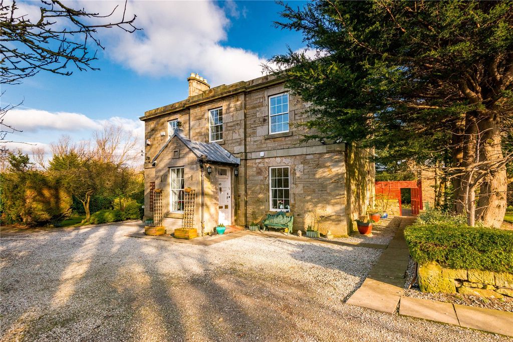 Property photo 1 of 56 Burdiehouse Road 01