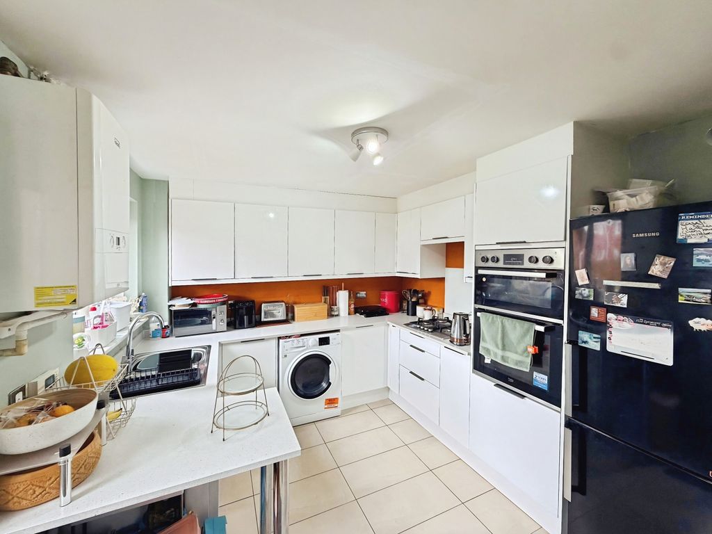 Property photo 3 of 16