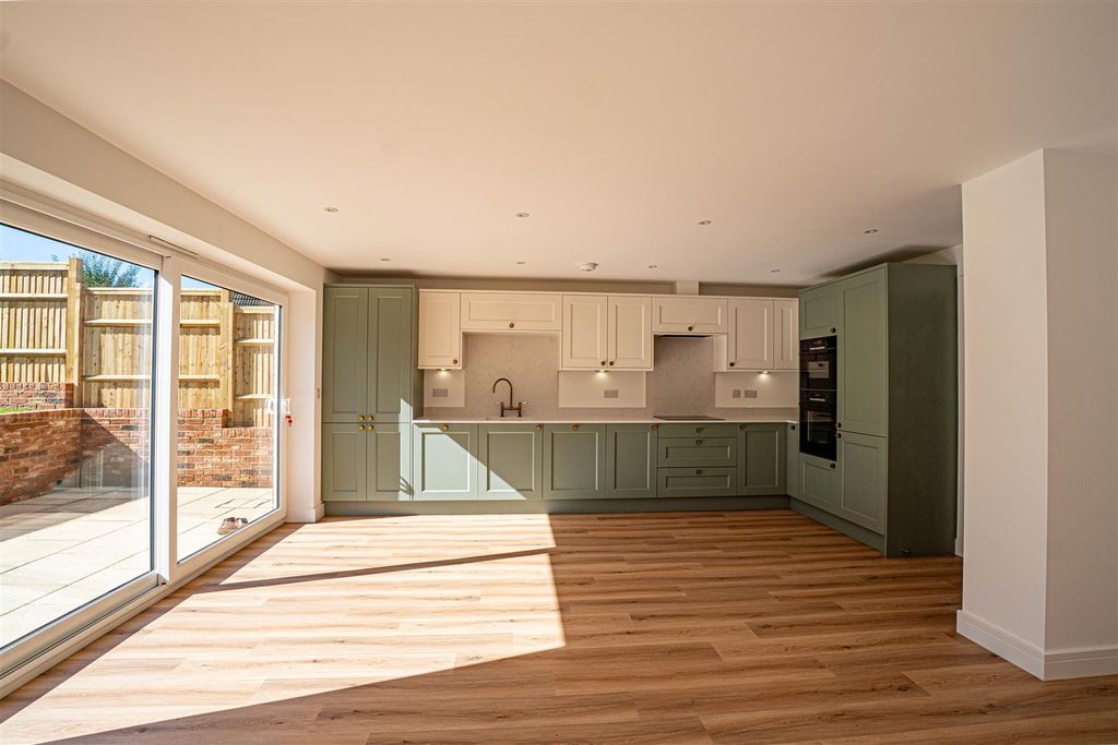 Property photo 3 of 40 Dsc04902-Hdr.Jpg