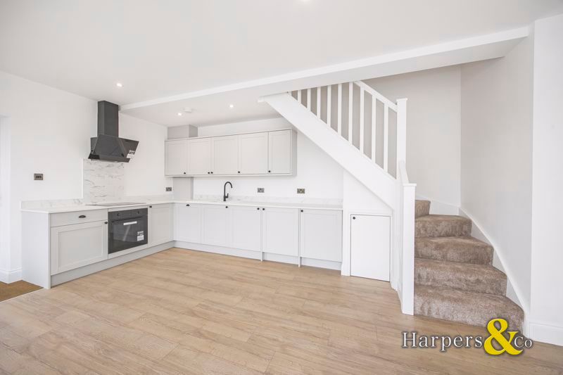 Property photo 1 of 13 Photo 5