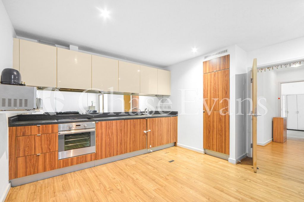 Property photo 2 of 17 Kitchen