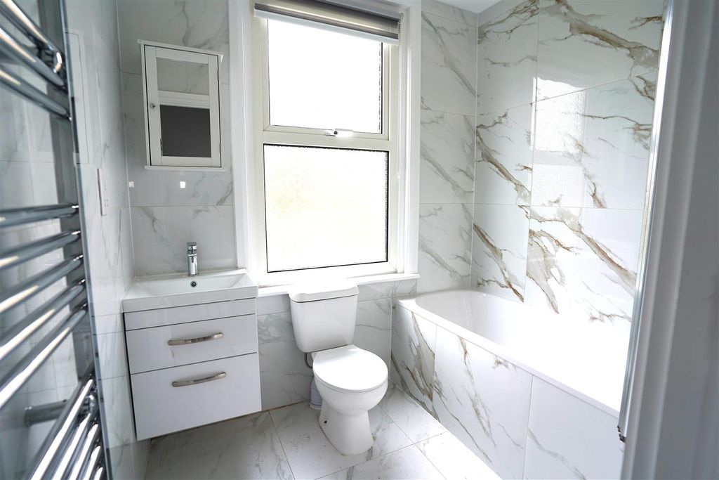 Property photo 2 of 8 Dsc00227-Modified.Jpg