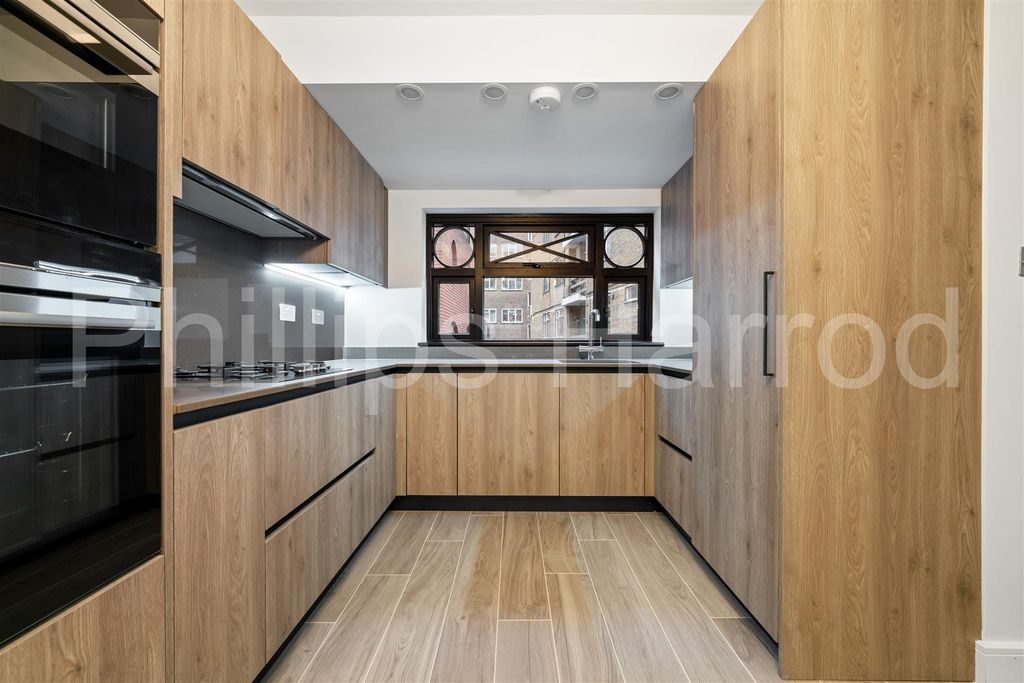 Property photo 3 of 16 A-Xkq-Jmoka5L_Ssq6F1Ia.Jpg