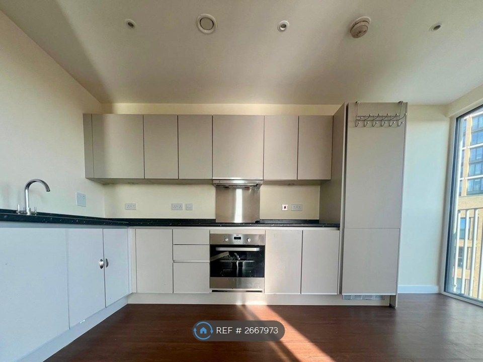 Property photo 2 of 27