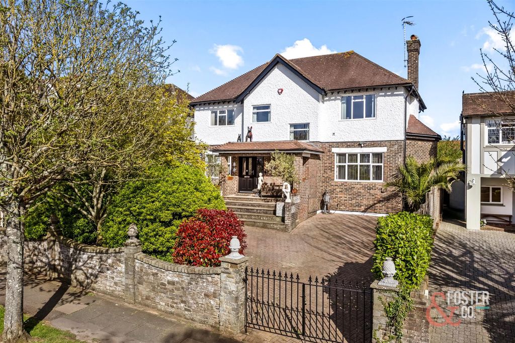 Property photo 1 of 26 Shirley Drive, 47-026.Jpg