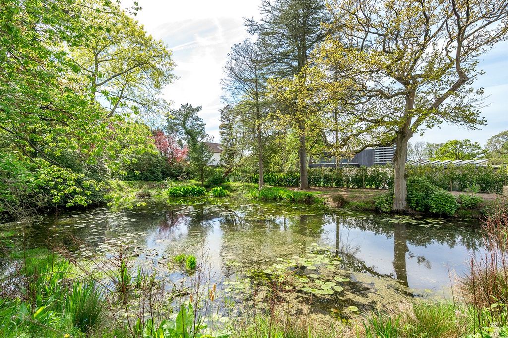 Property photo 2 of 22 Waterbank