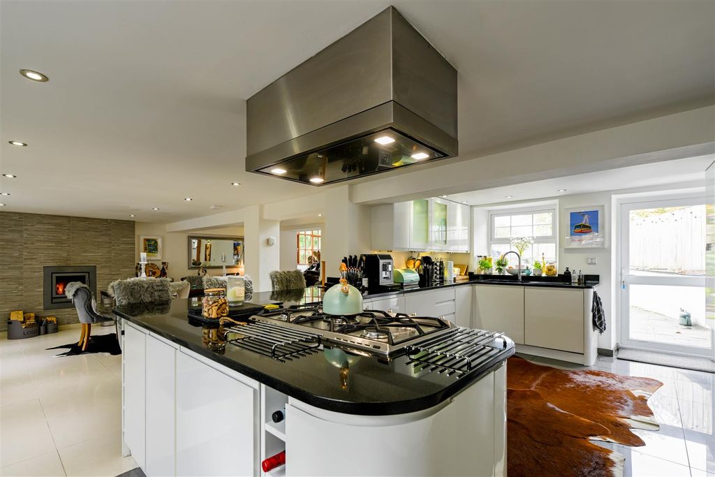 Property photo 2 of 30 11.Jpg