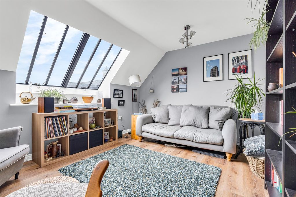 Property photo 2 of 17 Internal-9.Jpg