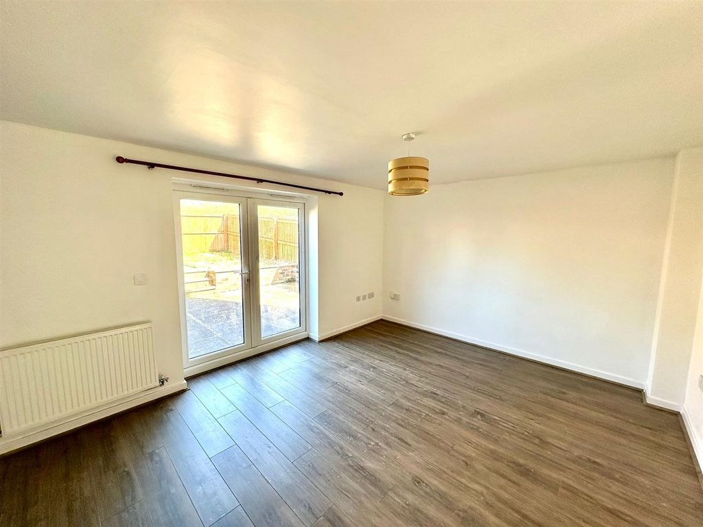 Property photo 3 of 12 Whatsapp Image 2026-04-20 At 11.00.59.Jpeg