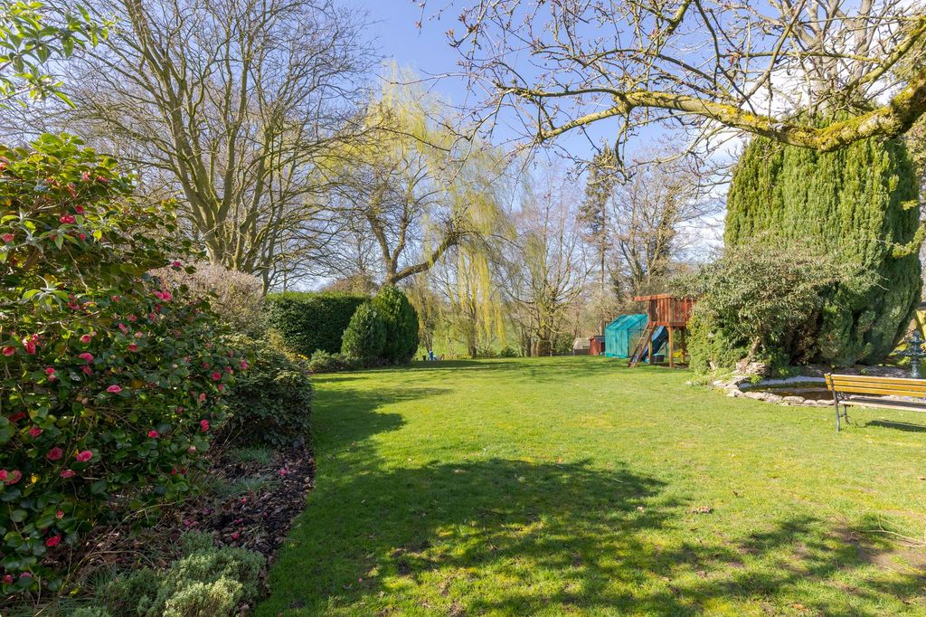 Property photo 3 of 43