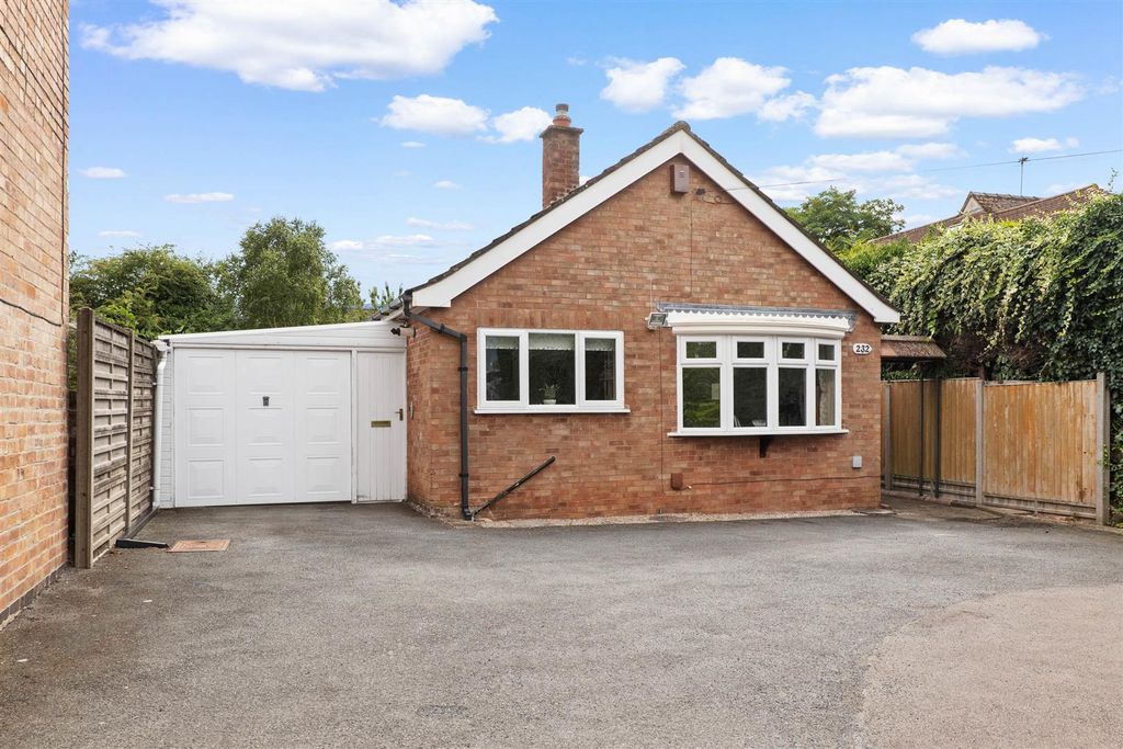 Property photo 1 of 13 232 London Road - Front (Brochure).Jpg