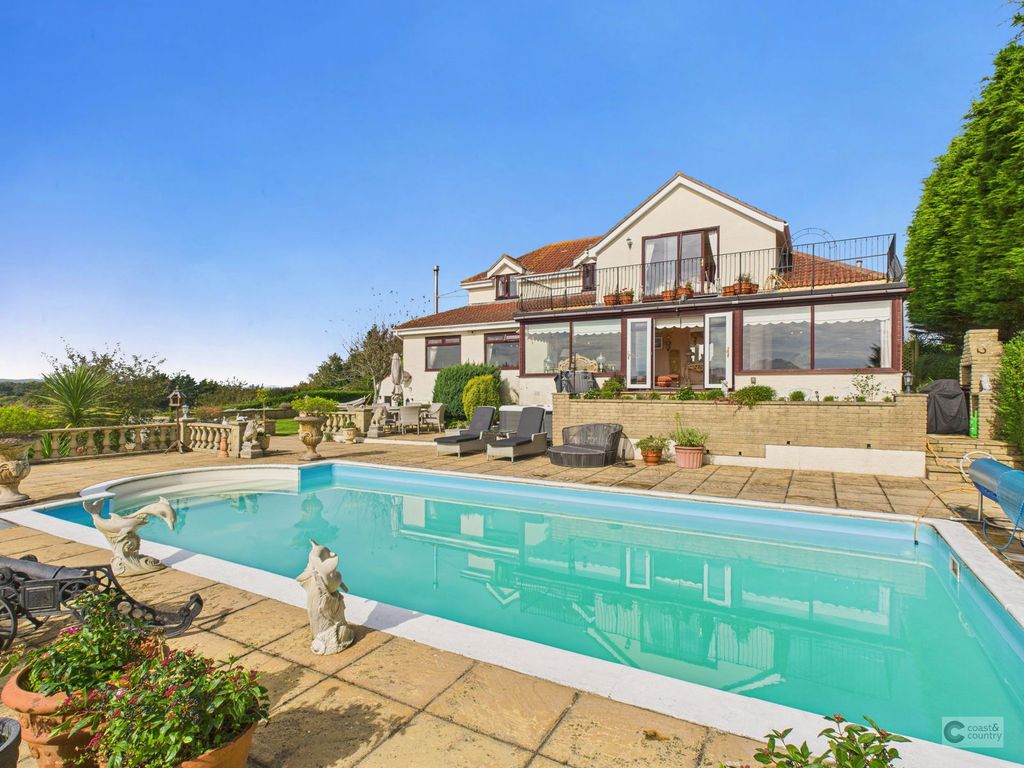 Property photo 2 of 47