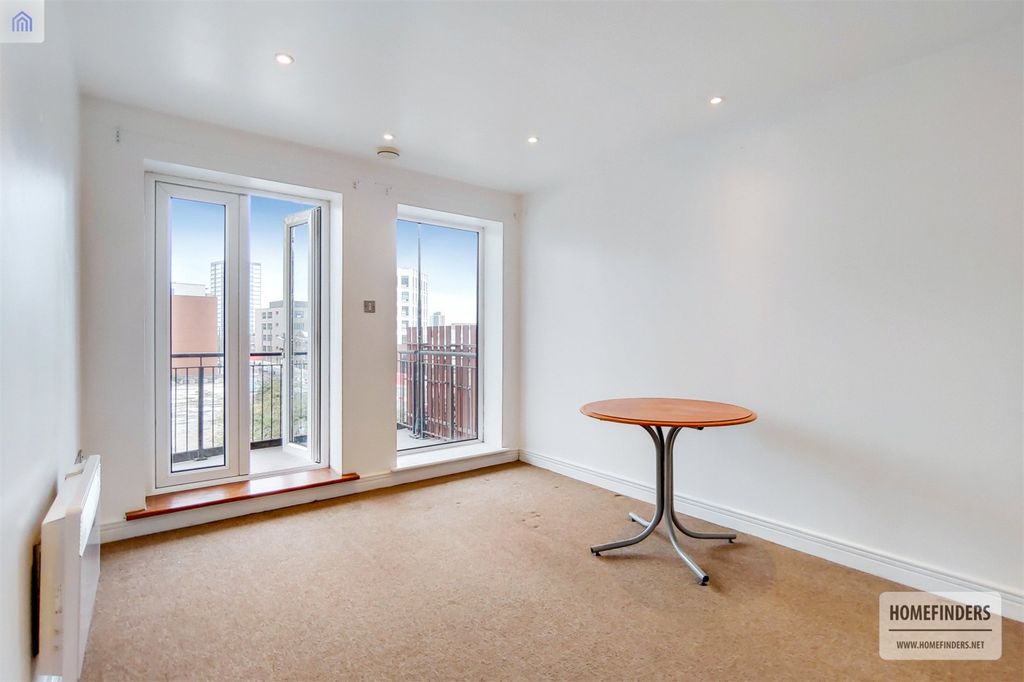 Property photo 1 of 9 Picture No. 10