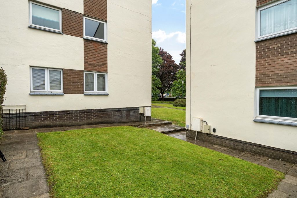 Additional image 16 of 2 bed flat for salePortland Court, Victoria Road, Barnstaple, Devon EX32
