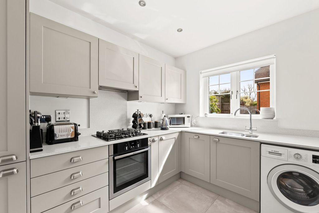 Property photo 3 of 20