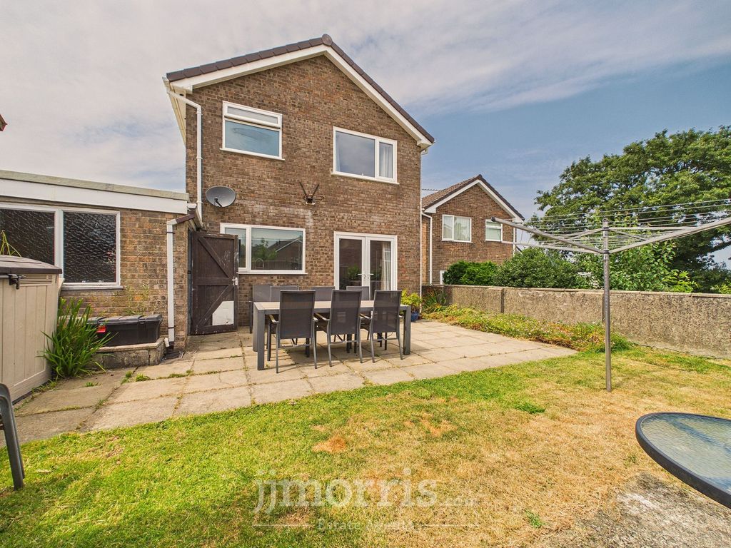 Property photo 1 of 30