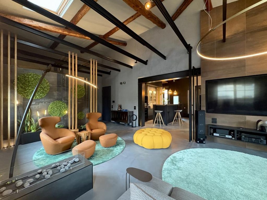 Property photo 1 of 28