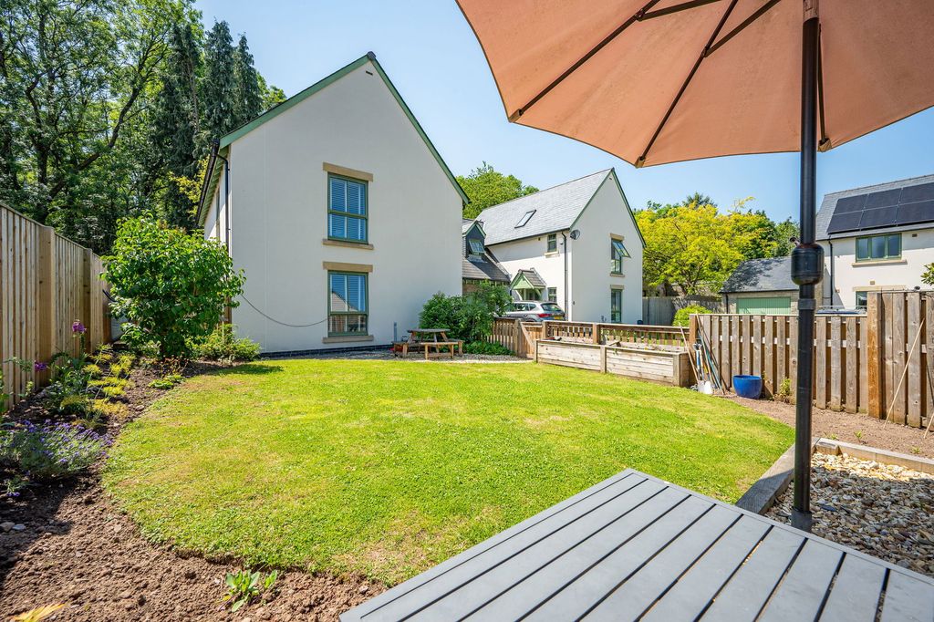 Property photo 2 of 39