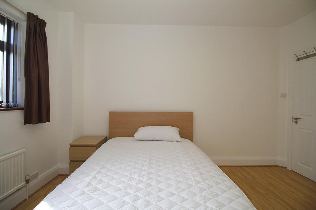Property photo 3 of 27 Bedroom
