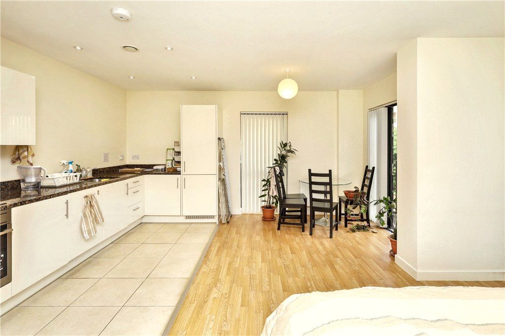 Property photo 2 of 11 Picture No. 14