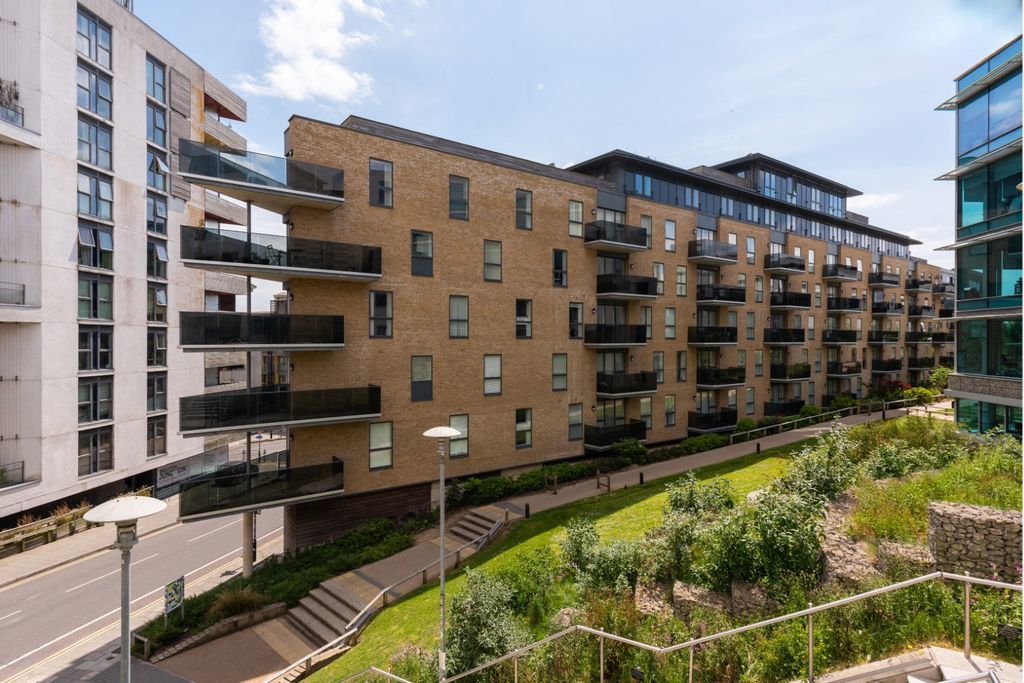 Property photo 1 of 7 4979750