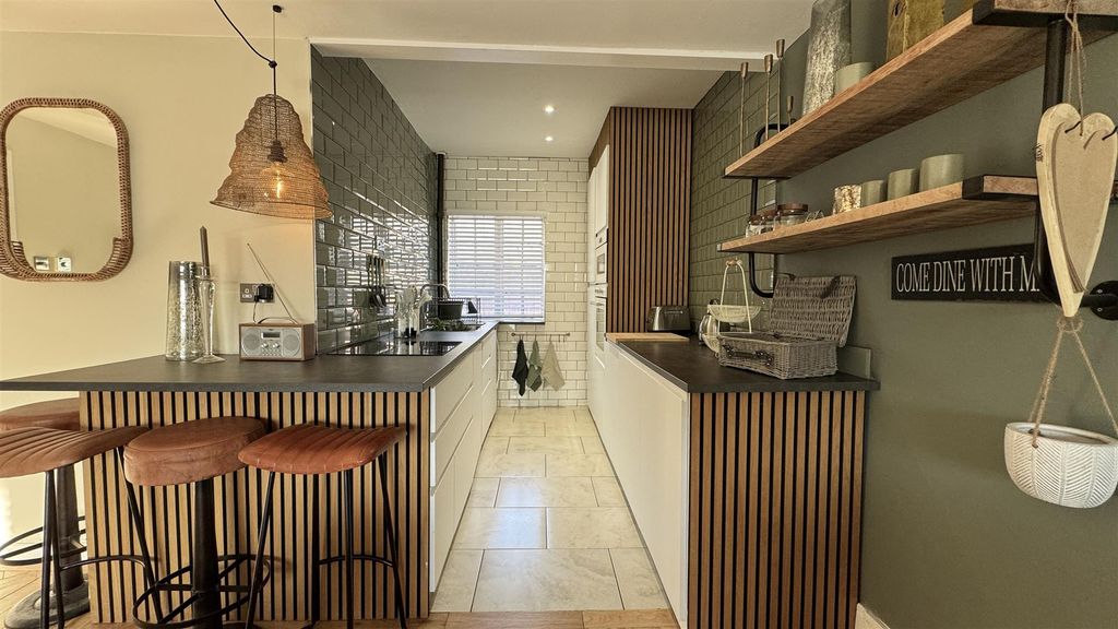 Property photo 3 of 20 Img_2017.Jpeg