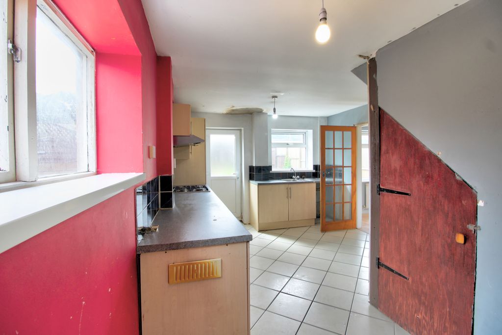 Property photo 2 of 12 Img_0067_8_9_Interior 4