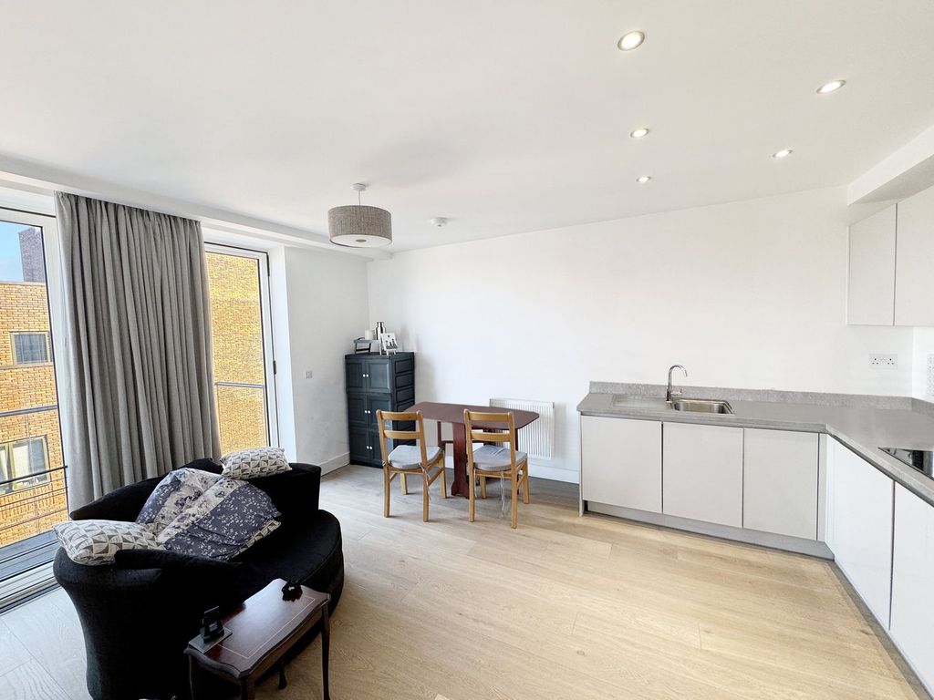 Property photo 2 of 9