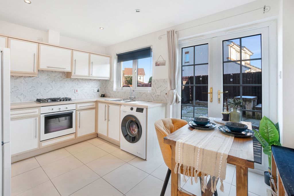 Property photo 3 of 20 Kitchen