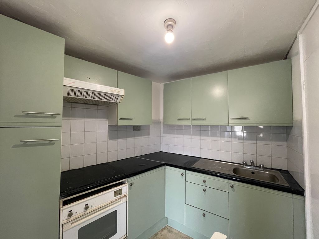 Property photo 1 of 3 Kitchen 