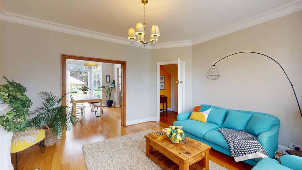 Property photo 2 of 25