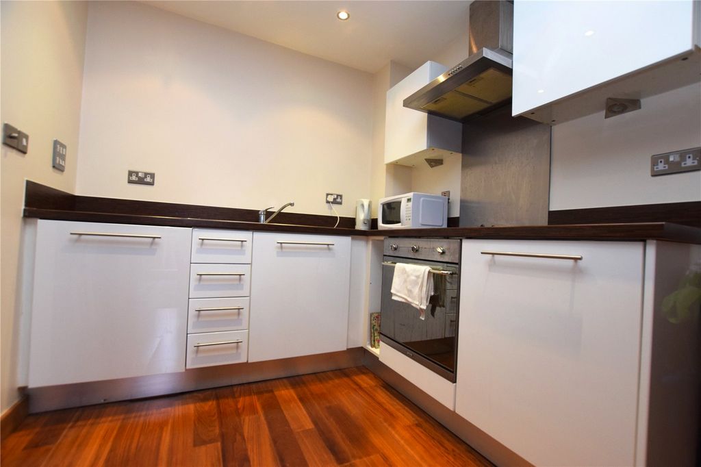 Property photo 3 of 5 Picture No. 04
