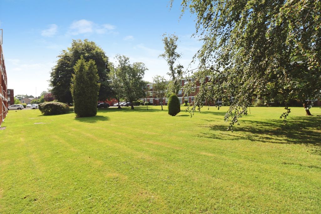 Property photo 2 of 19 Pbox-Img.Jpg